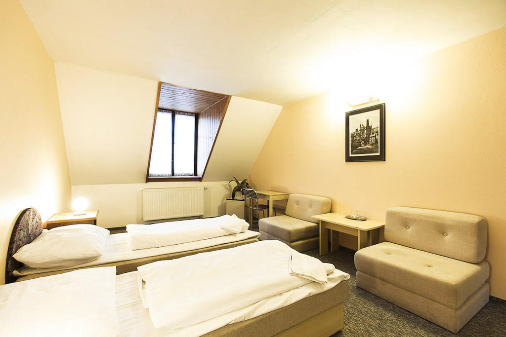Pension U Dvou Capu Chocerady Kamer foto