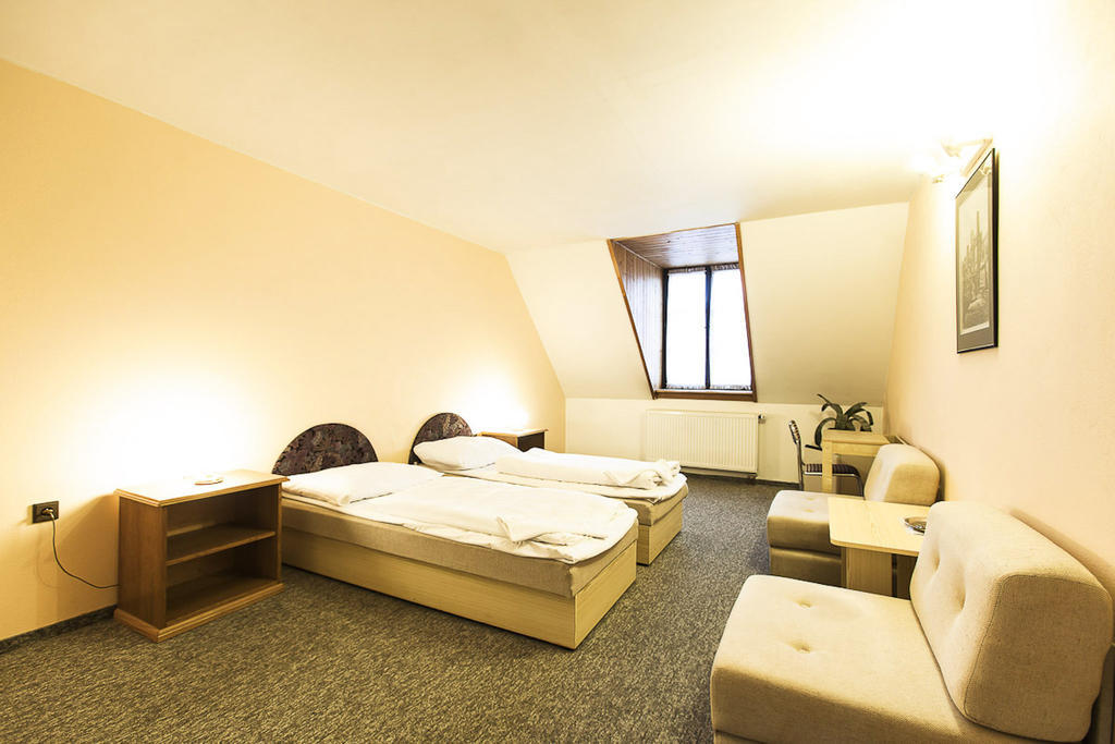 Pension U Dvou Capu Chocerady Kamer foto