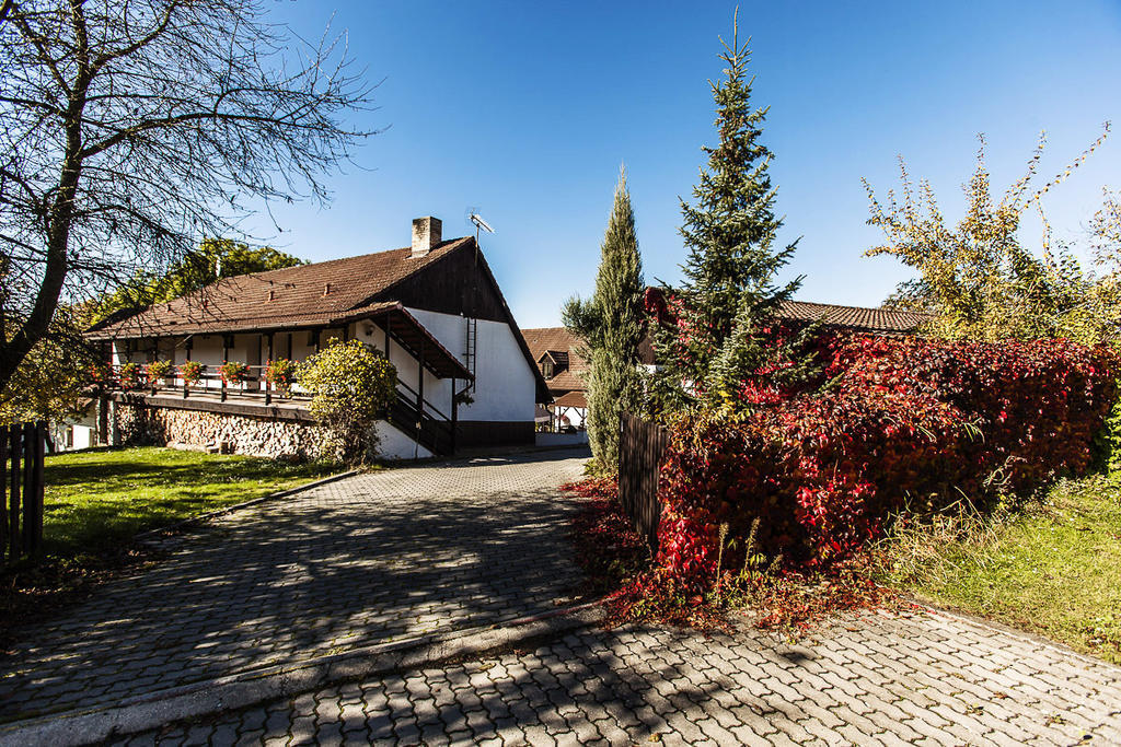 Pension U Dvou Capu Chocerady Kamer foto
